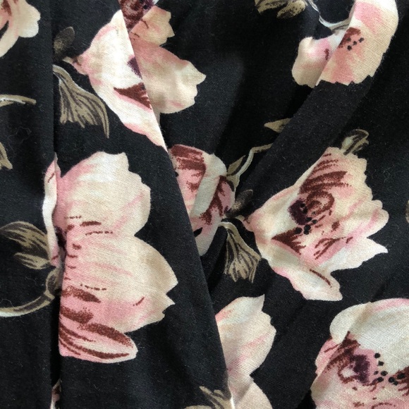 Floral Romper - Picture 3 of 4